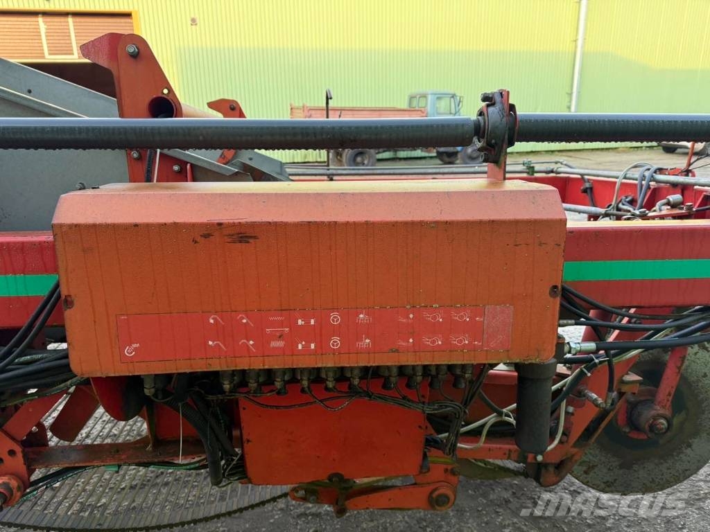Underhaug UN2220 معدات جز نباتات البطاطس المتيبسة