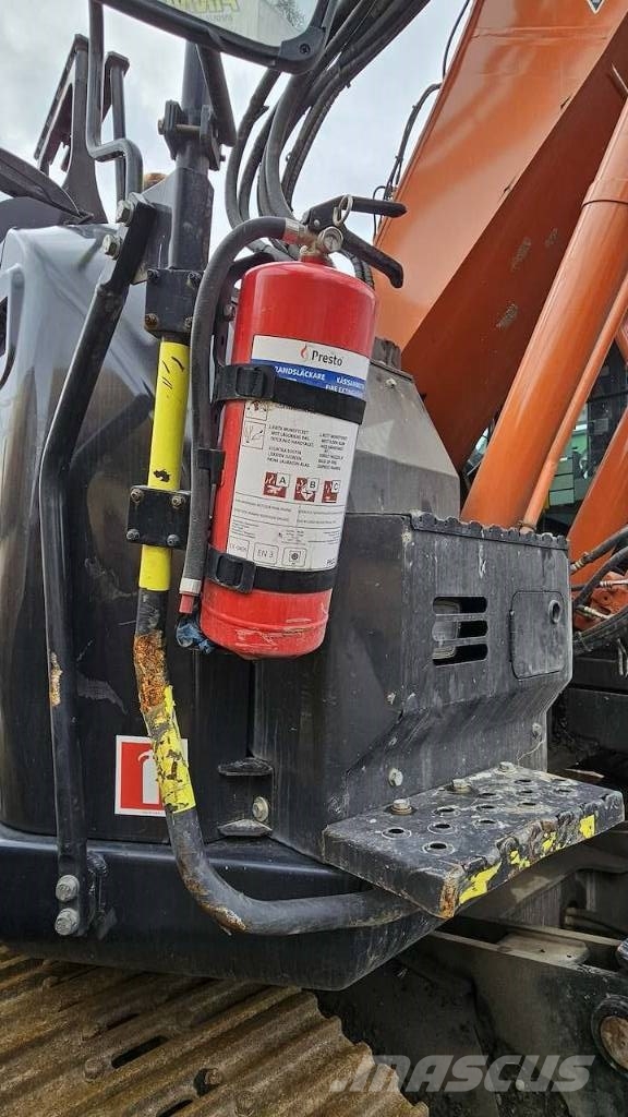 Hitachi ZX 225 US LC-7 Roomikekskavaatorid