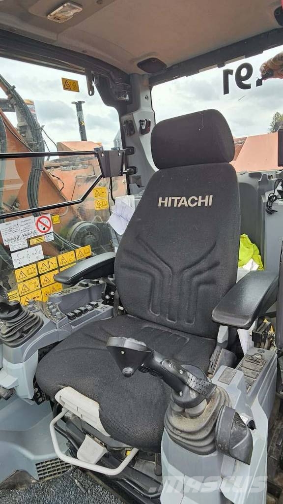 Hitachi ZX 225 US LC-7 Roomikekskavaatorid