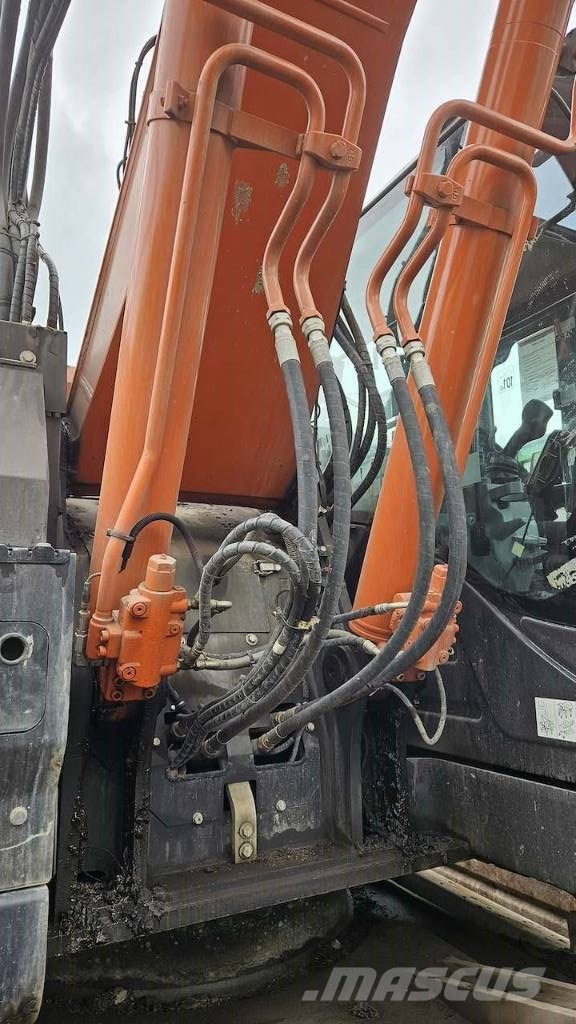 Hitachi ZX 225 US LC-7 Roomikekskavaatorid