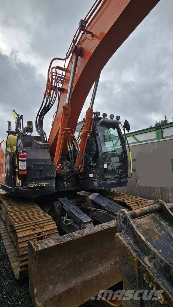 Hitachi ZX 225 US LC-7 Roomikekskavaatorid