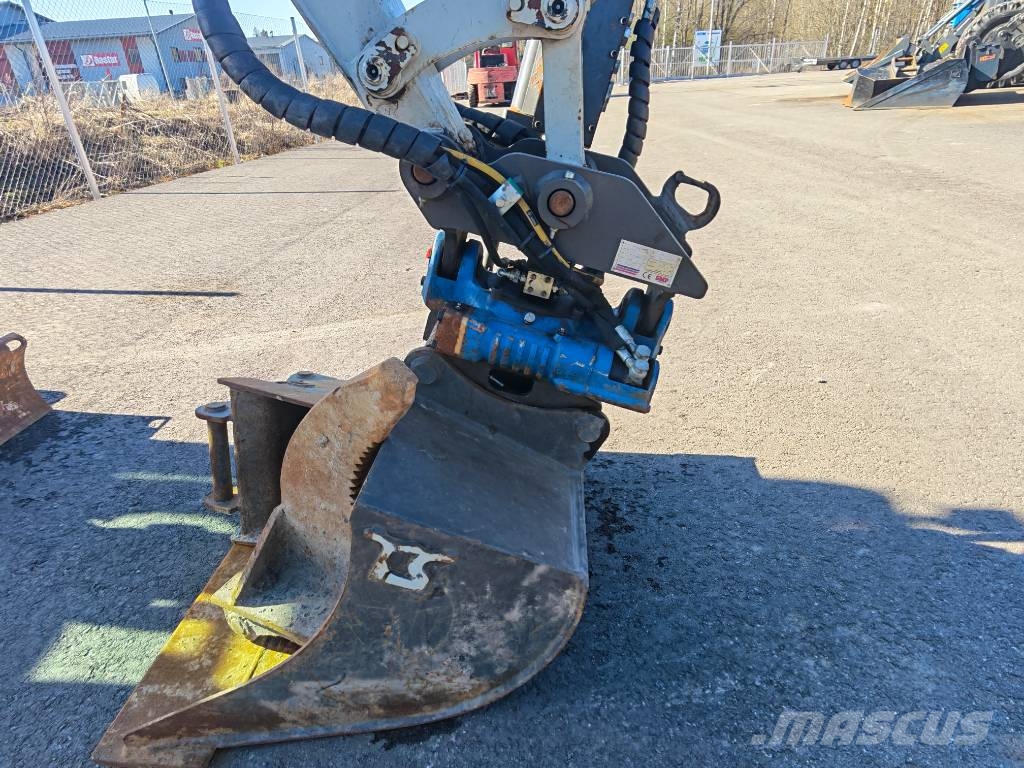 Takeuchi TB 225 Minigravere <7t