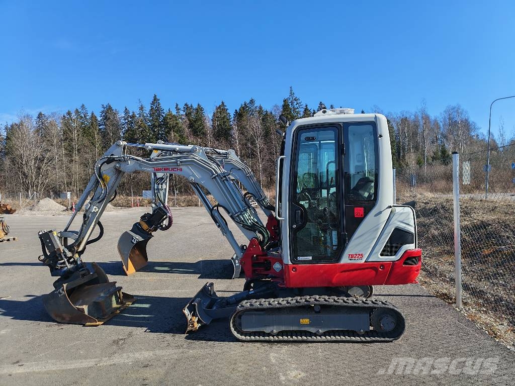 Takeuchi TB 225 Minigravere <7t