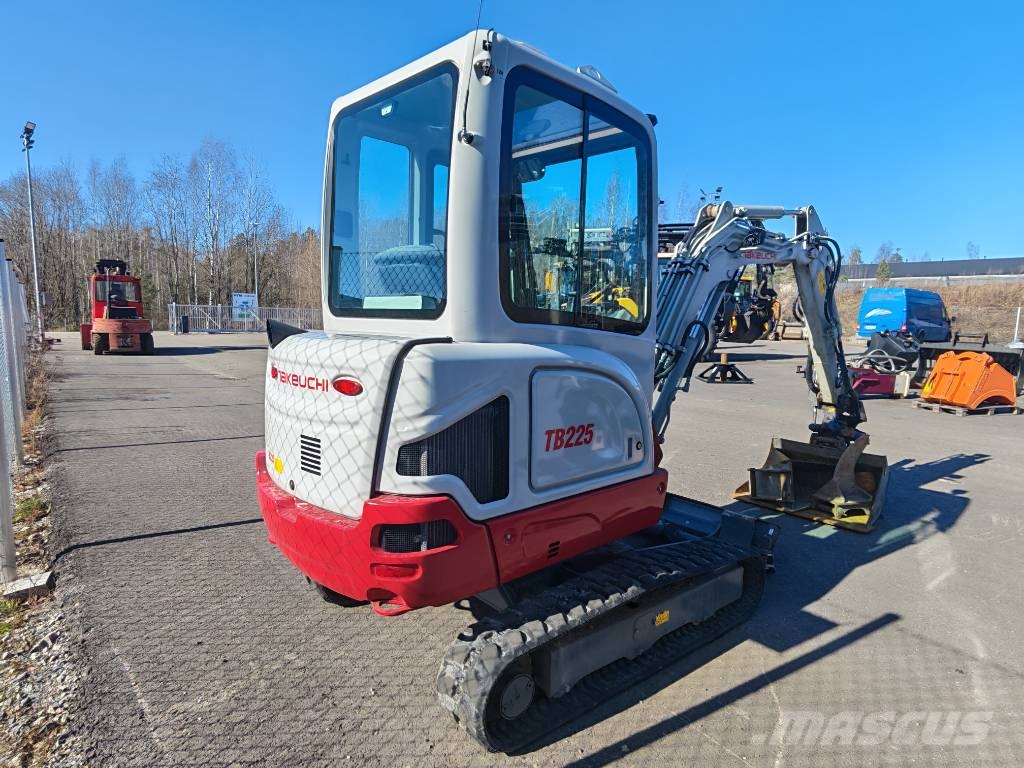 Takeuchi TB 225 Minigravere <7t