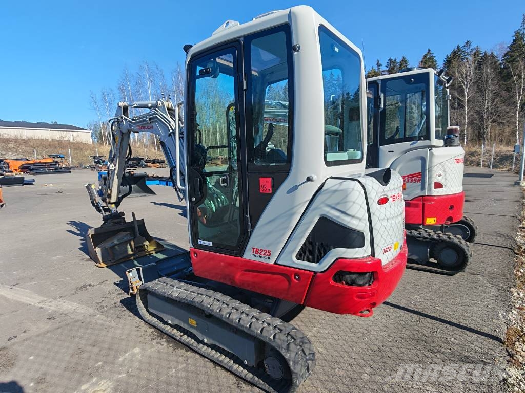 Takeuchi TB 225 Minigravere <7t