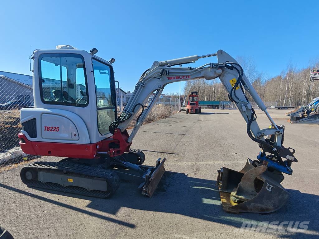 Takeuchi TB 225 Minigravere <7t