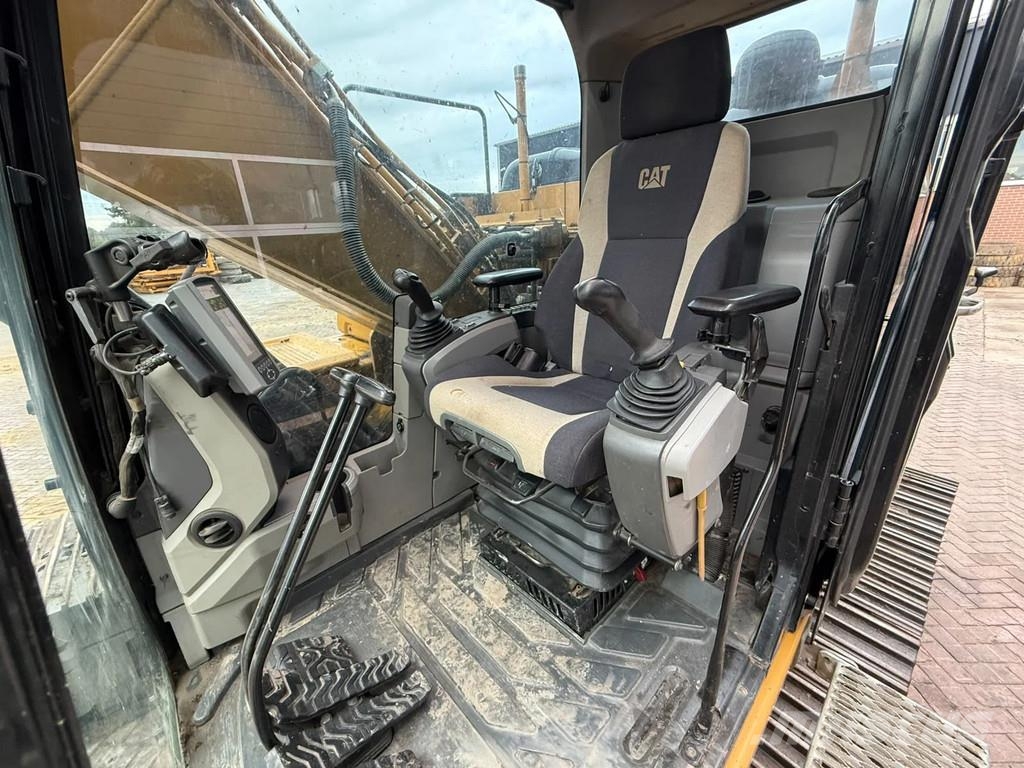 CAT 323FL Rupsgraafmachines