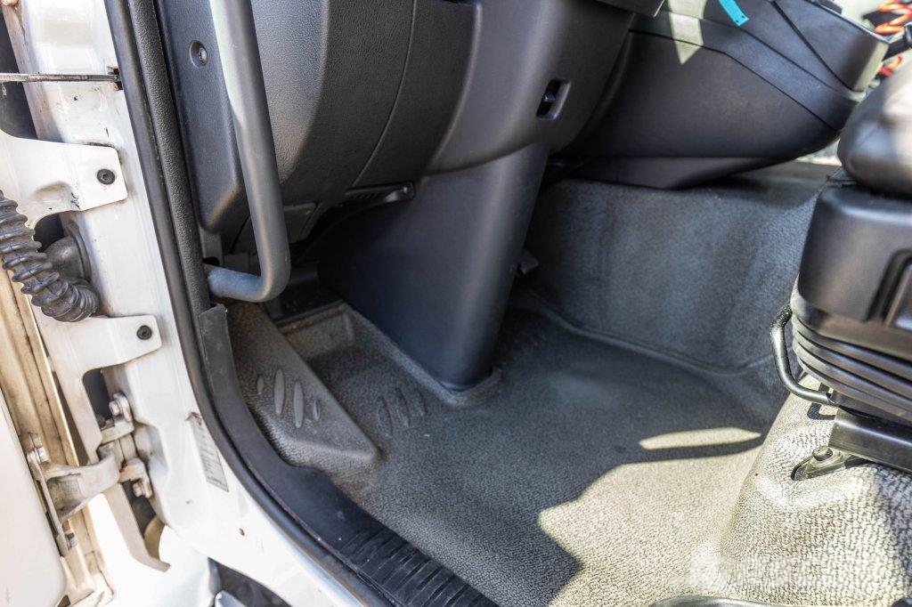 Renault D 18 250 DXI + DHOLLANDIA 1.5T. Camiones con caja de remolque