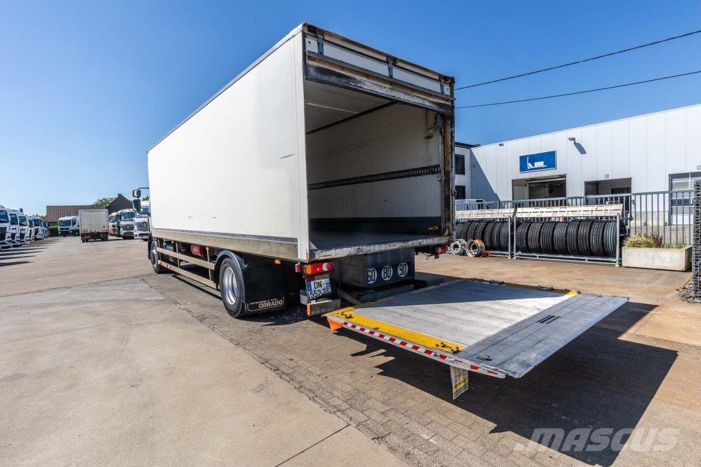 Renault D 18 250 DXI + DHOLLANDIA 1.5T. Camiones con caja de remolque