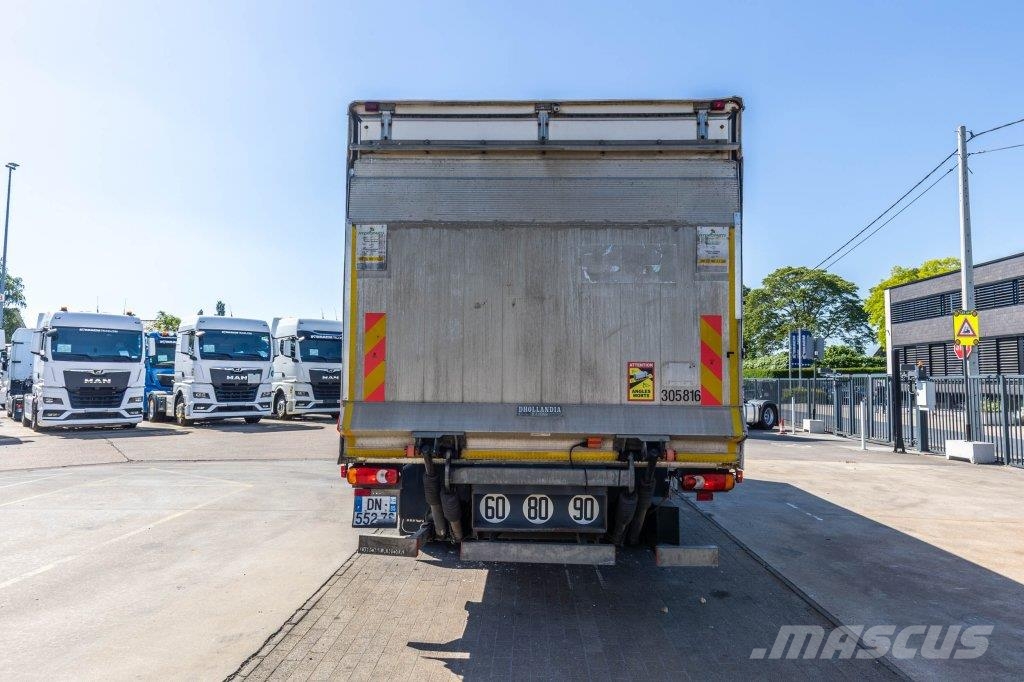 Renault D 18 250 DXI + DHOLLANDIA 1.5T. Camiones con caja de remolque