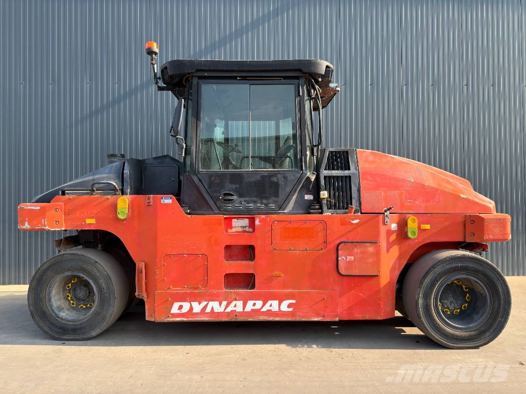 Dynapac CP224 Rouleaux à pneumatiques