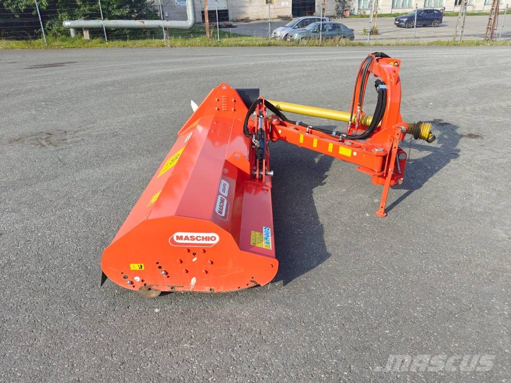 Maschio Giraffa 210 Falciatrici/cimatrici per pascoli