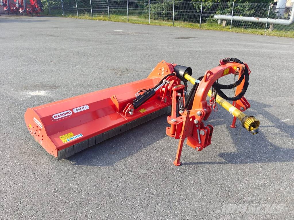 Maschio Giraffa 210 Falciatrici/cimatrici per pascoli