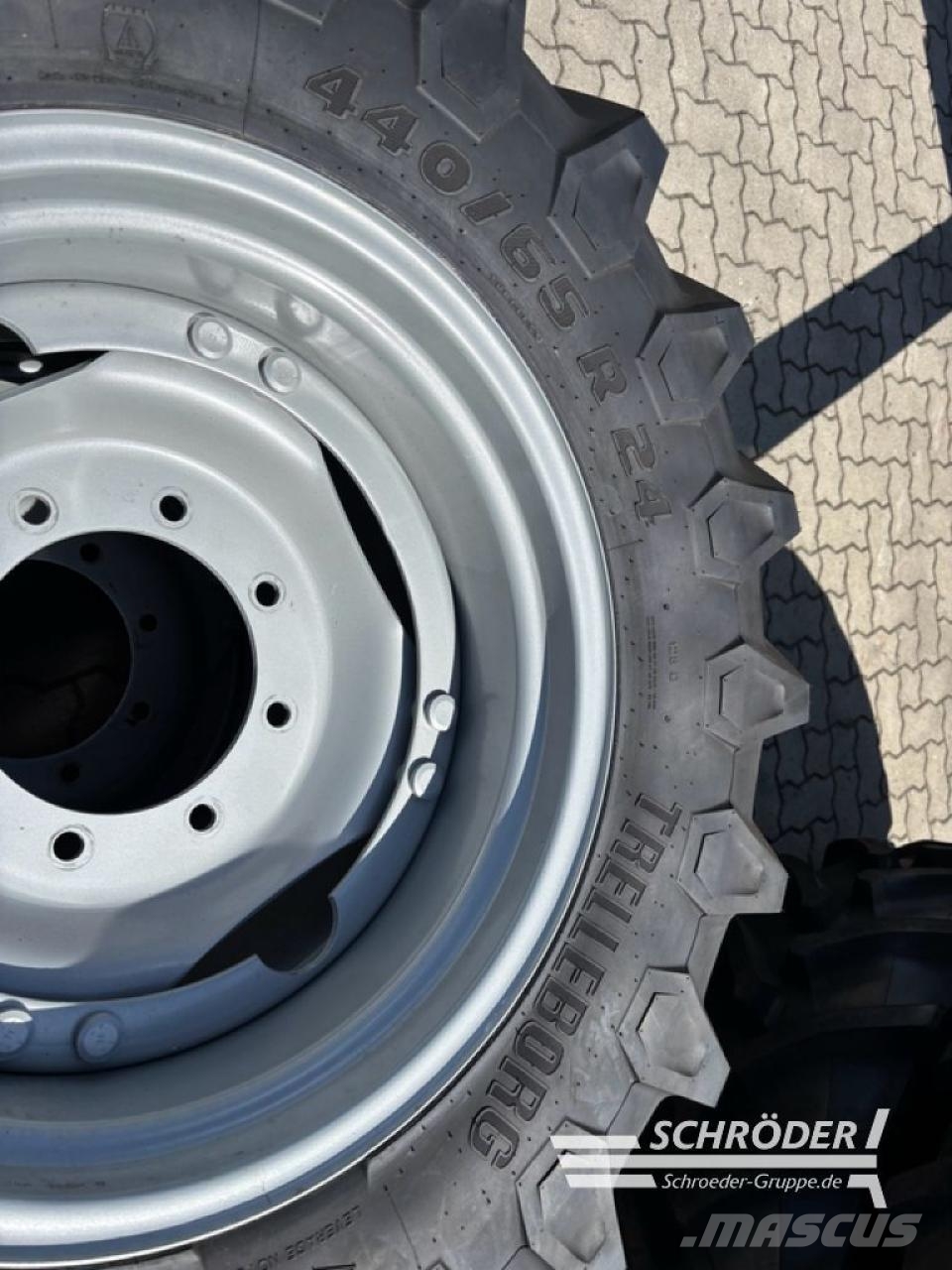 Trelleborg 2X 440/65 R24 / 2X 540/65 R34 Reifen