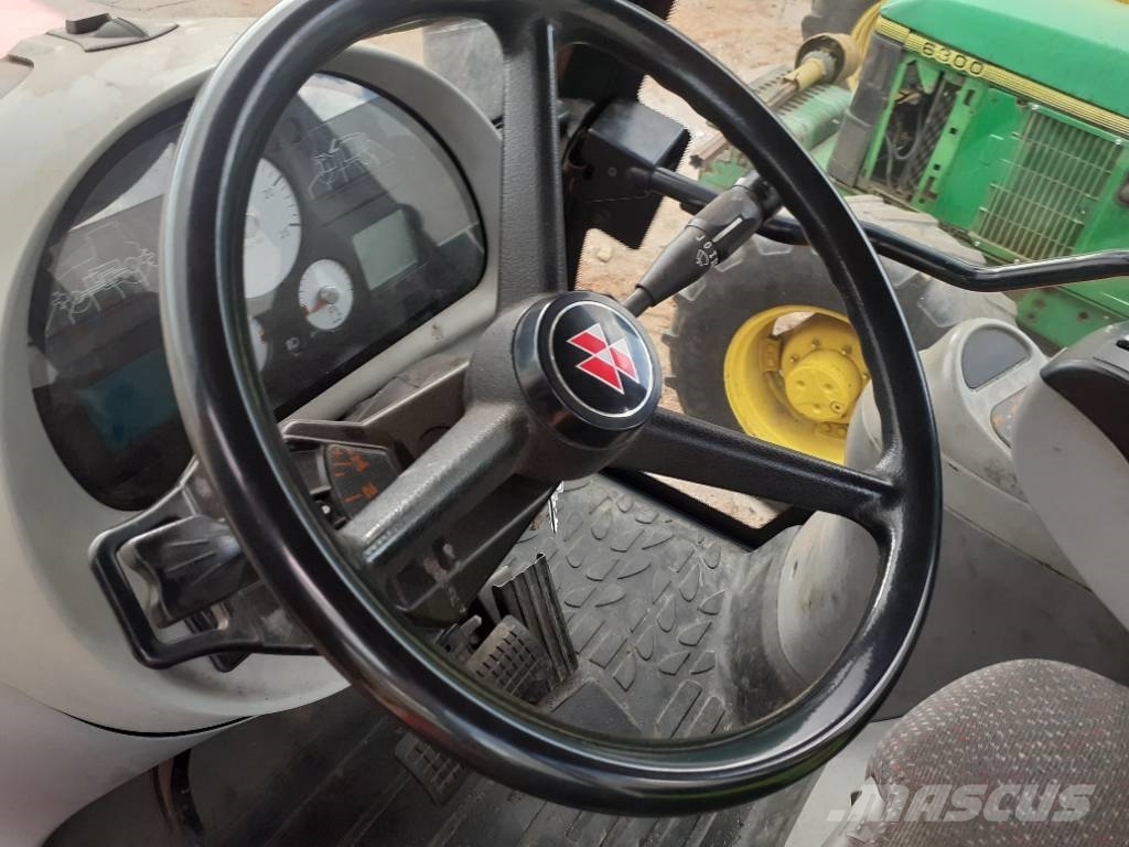Massey Ferguson 6490 トラクター