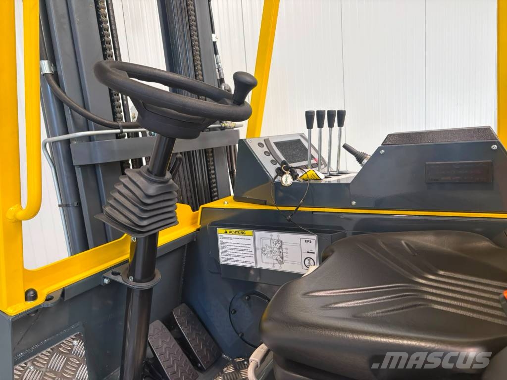 Combilift CBE3000 Nelitietrukit