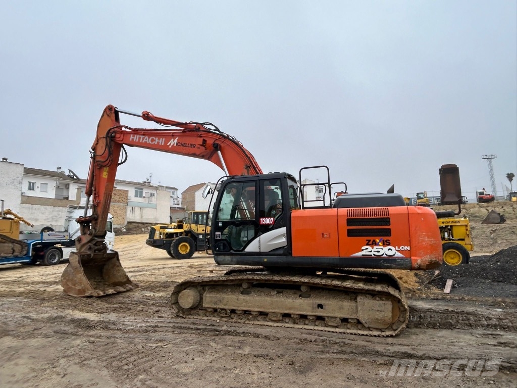 のん Hitachi ZX 250 LC N-6, 2018, Spain - Used crawler excavators - Mascus