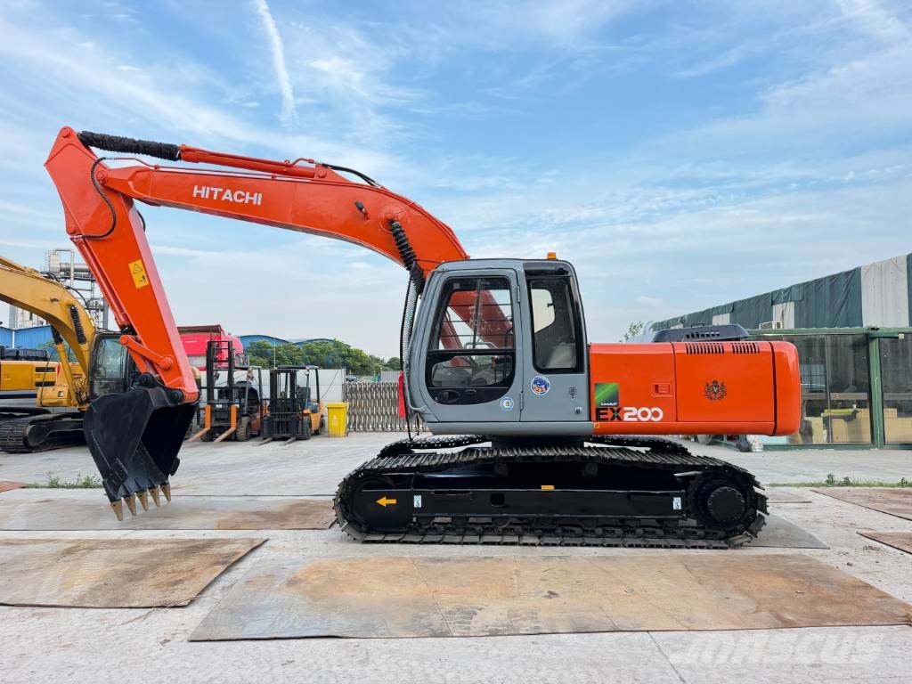 Hitachi EX 200 대형 굴삭기 29톤 이상