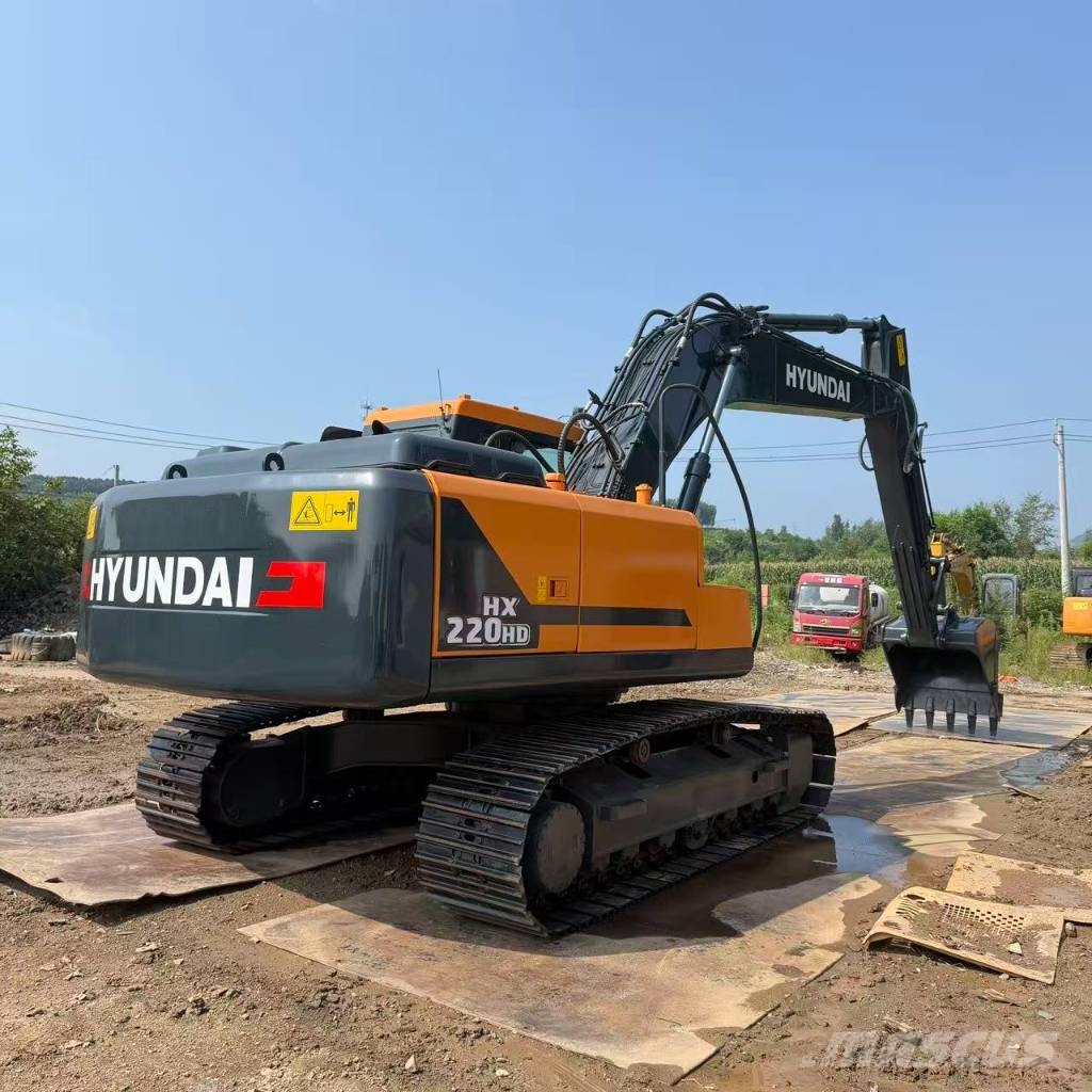 Hyundai HX 220 HD Lánctalpas kotrók