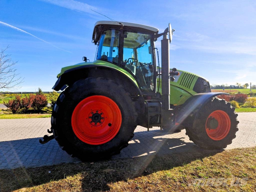 CLAAS Axion 810 Traktoren