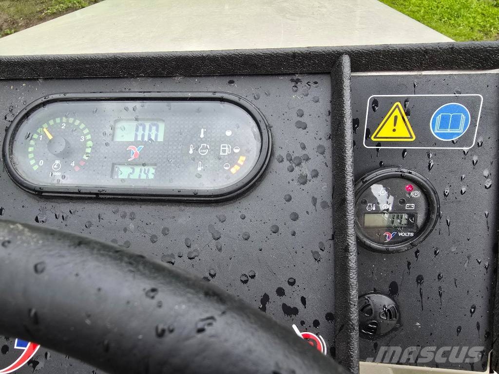 Ventrac 4500Y Taajamatraktorit