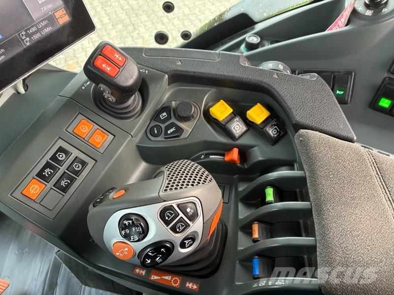 CLAAS Axion 870 Tractoare