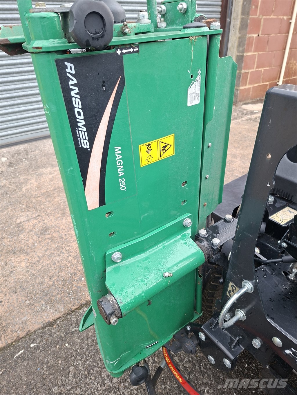 Ransomes parkway 3 188 hours like new Ransomes parkway 3 kubata engine Tractores corta-césped