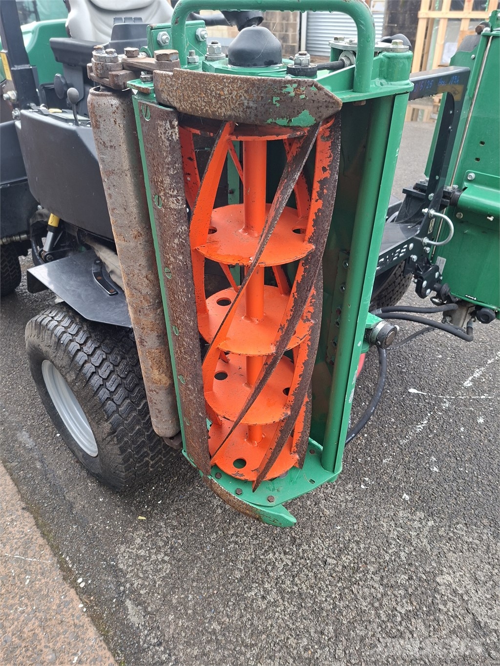 Ransomes parkway 3 188 hours like new Ransomes parkway 3 kubata engine Tractores corta-césped