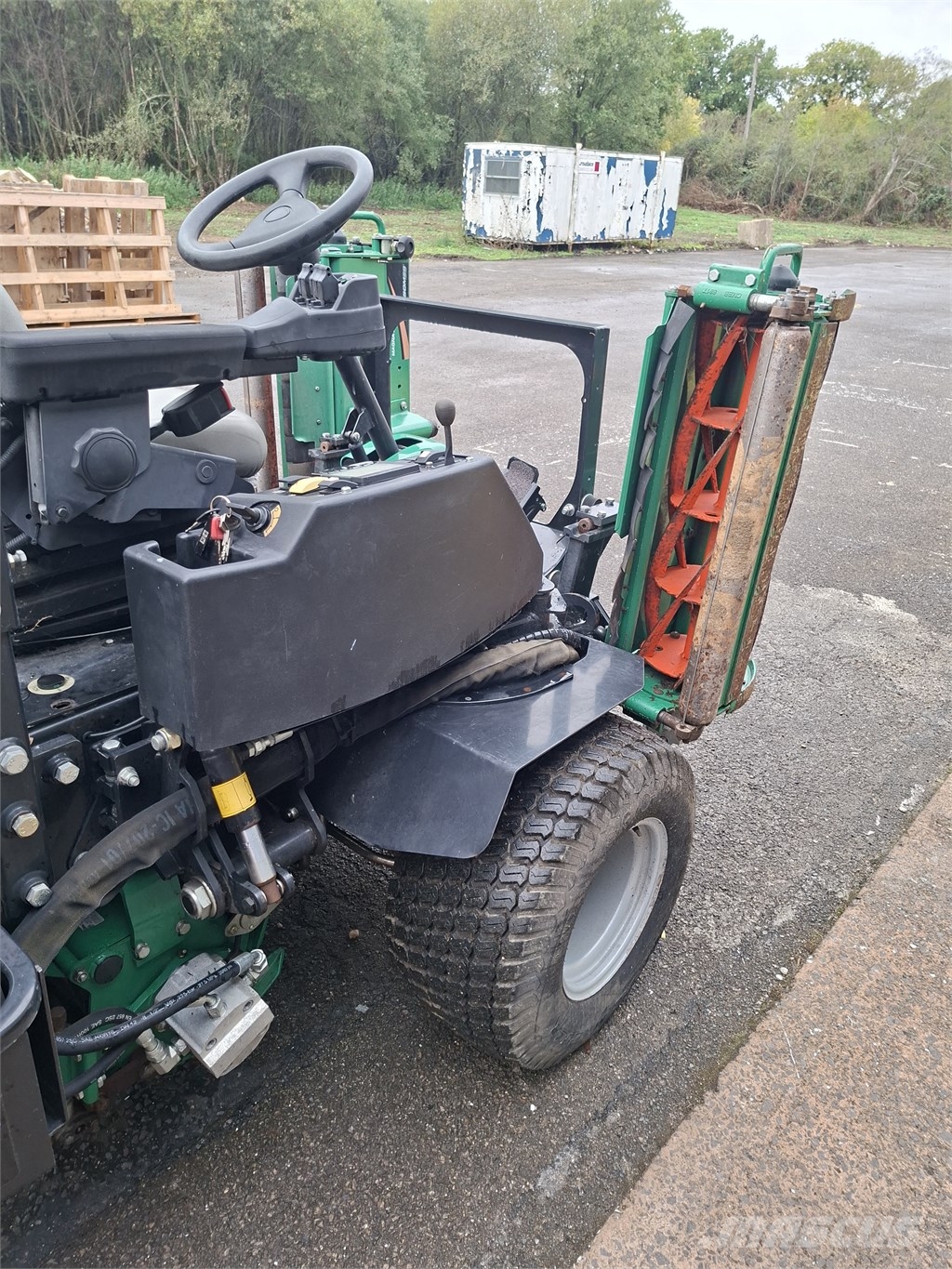 Ransomes parkway 3 188 hours like new Ransomes parkway 3 kubata engine Tractores corta-césped