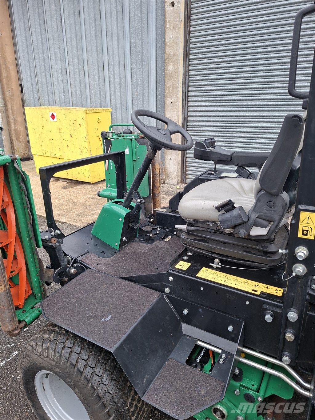 Ransomes parkway 3 188 hours like new Ransomes parkway 3 kubata engine Tractores corta-césped