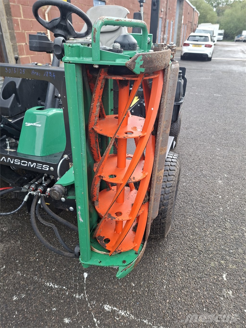 Ransomes parkway 3 188 hours like new Ransomes parkway 3 kubata engine Tractores corta-césped