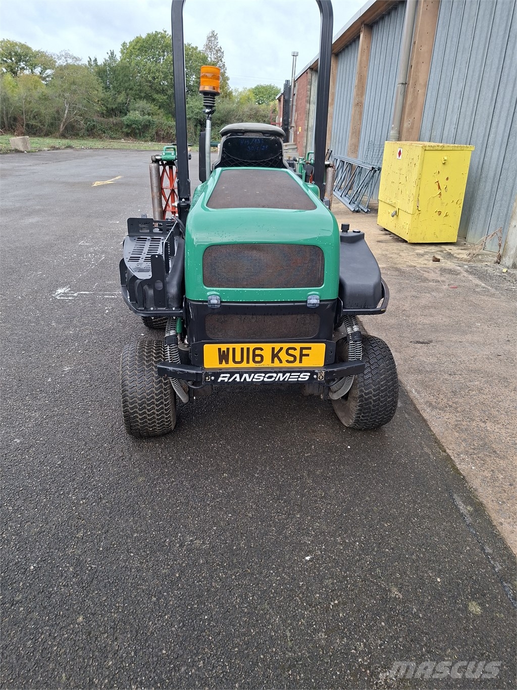 Ransomes parkway 3 188 hours like new Ransomes parkway 3 kubata engine Tractores corta-césped