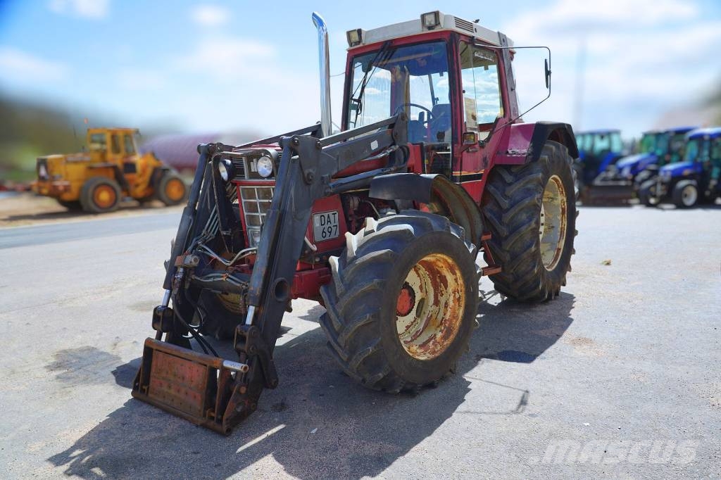 International 955 AXL / DAT697 الجرارات