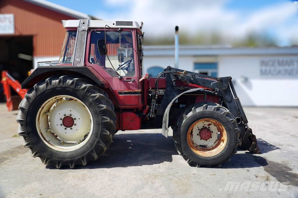 International 955 AXL / DAT697 الجرارات