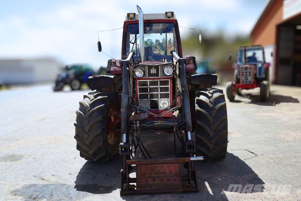 International 955 AXL / DAT697 الجرارات