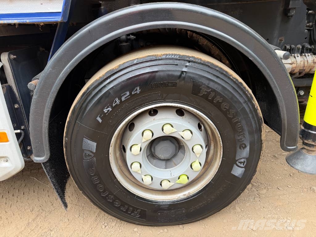 Volvo FM 430 Cheese Wedge Hiab Sleeper Cab Camiones grúa
