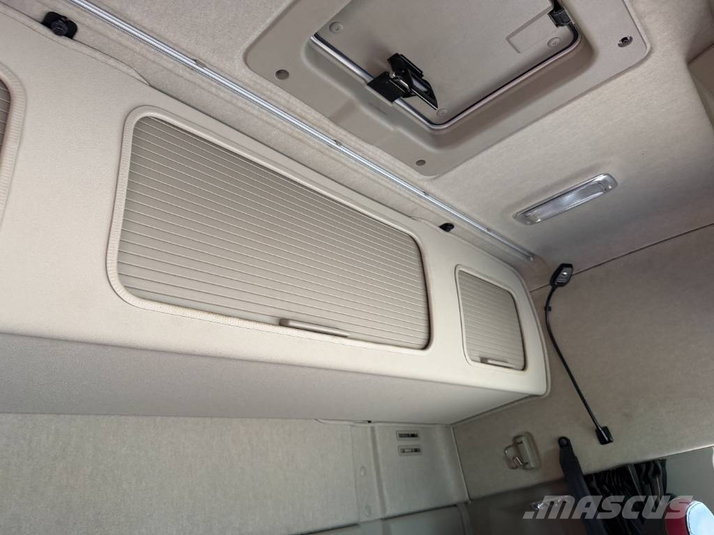 Volvo FM 430 Cheese Wedge Hiab Sleeper Cab Camiones grúa