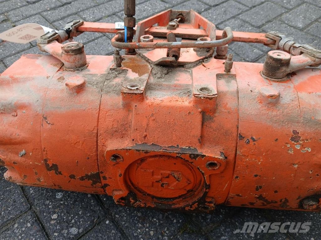 Schaeff SKL831-Clark-Hurth-Axle/Achse/As Axles