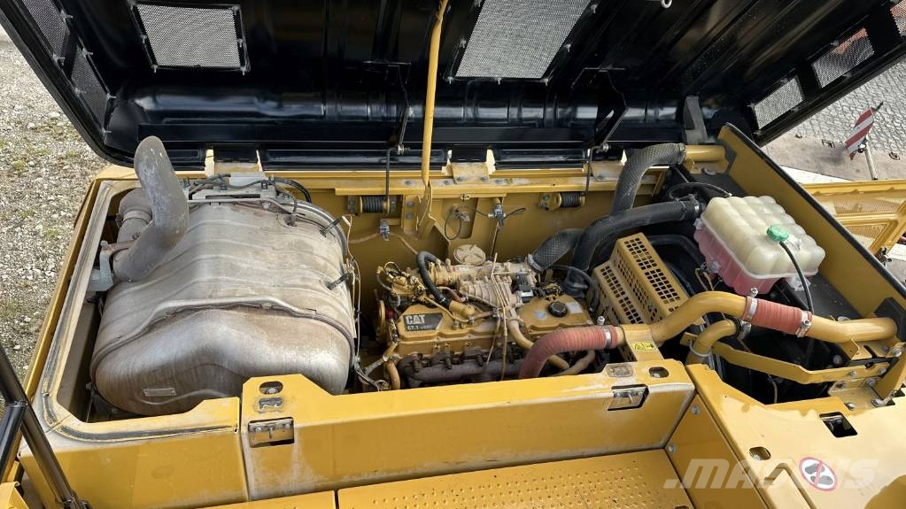 CAT 326F LN Pelle sur chenilles