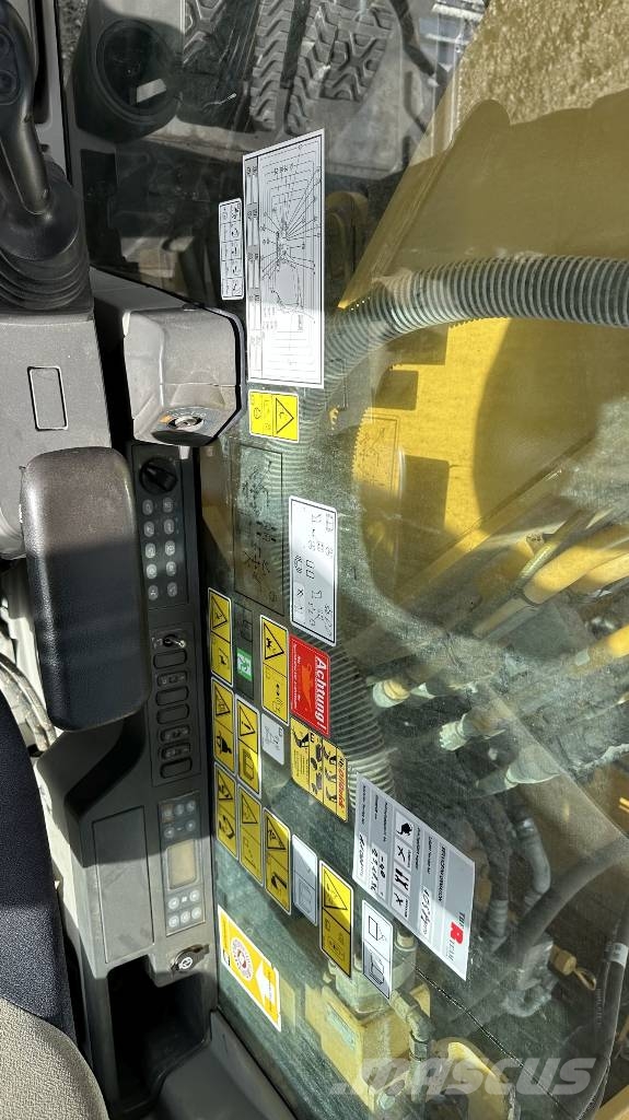 CAT 326F LN Pelle sur chenilles