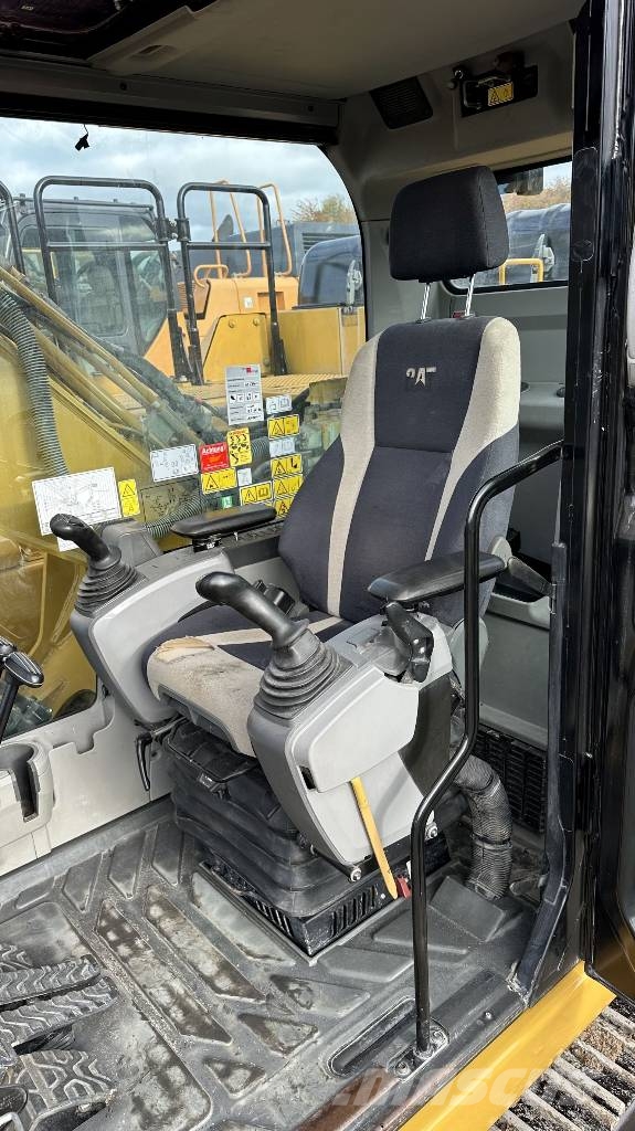CAT 326F LN Pelle sur chenilles