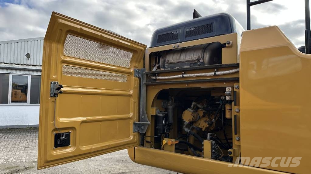 CAT 326F LN Pelle sur chenilles