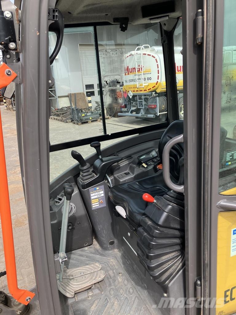 Volvo EC 15 E 小型挖掘机
