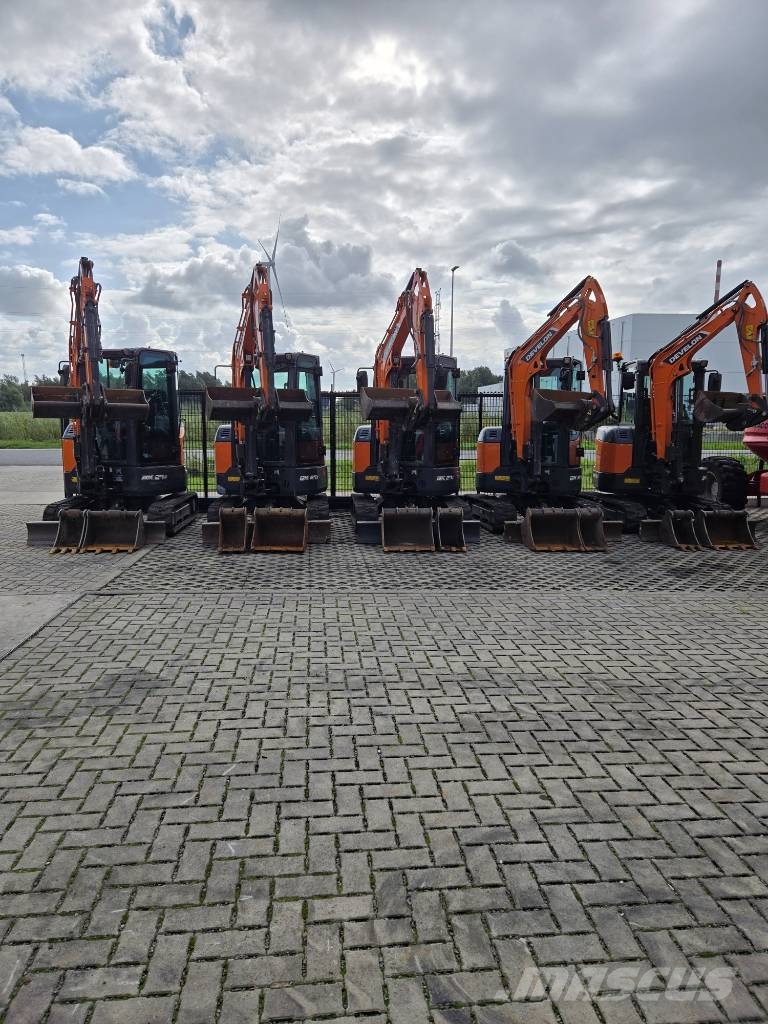 Develon / Doosan DX 27 Z-7 Mini pelle < 7t