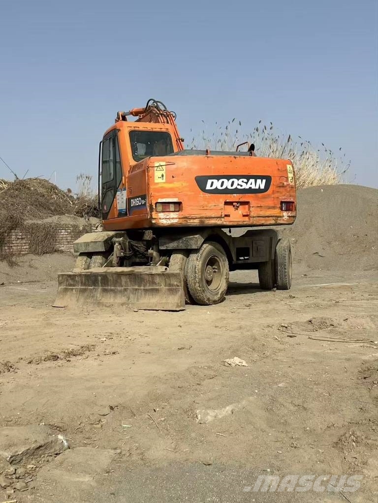 Doosan DH150 W-7 Escavatori gommati