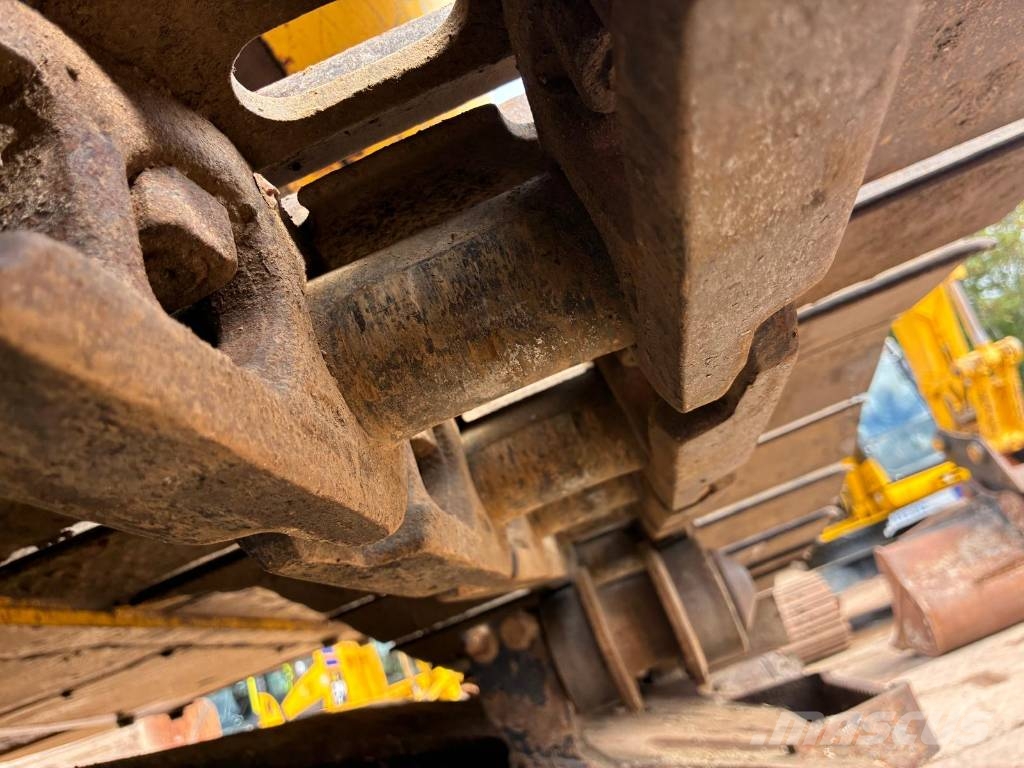 Komatsu PC 210 LC-8 Bagri goseničarji
