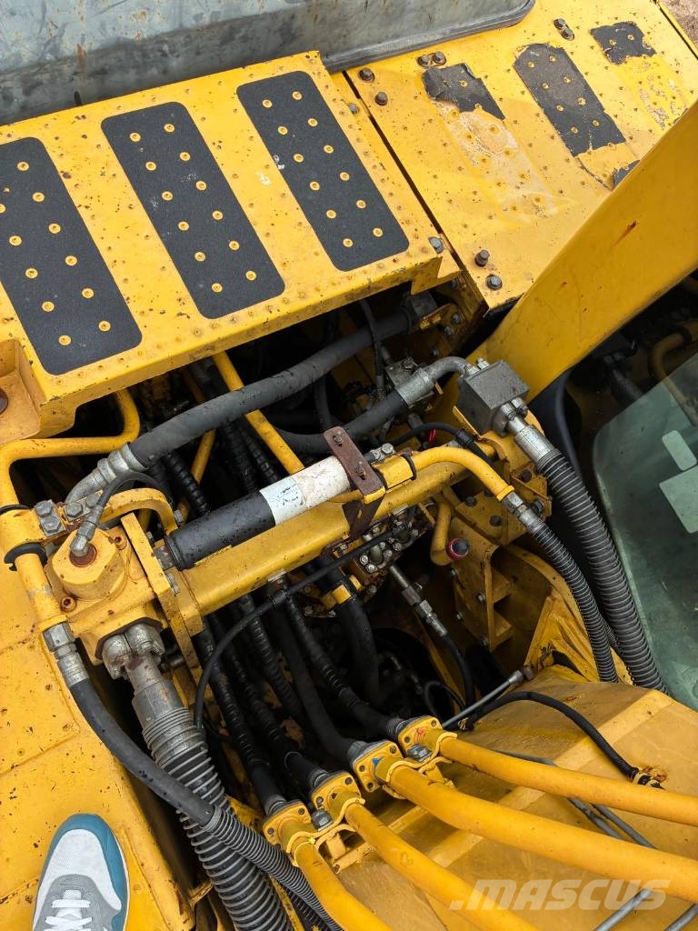 Komatsu PC 210 LC-8 Bagri goseničarji