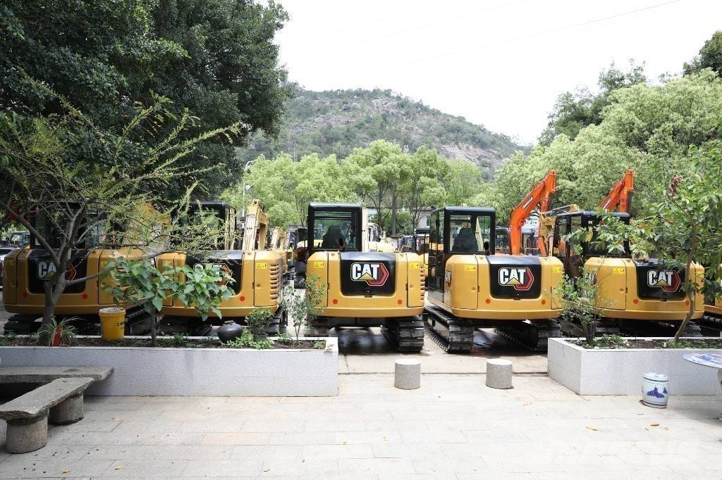 CAT 305.5E2 Mini bagri <7t