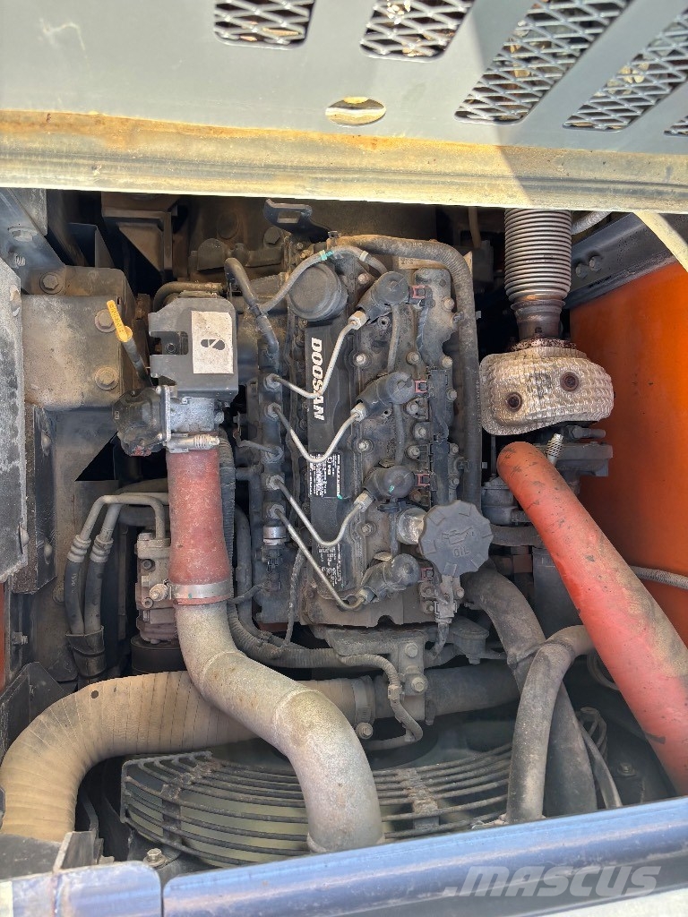 Doosan DX 140 LCR / Pyörittäjä, Rasvari Bandgrävare