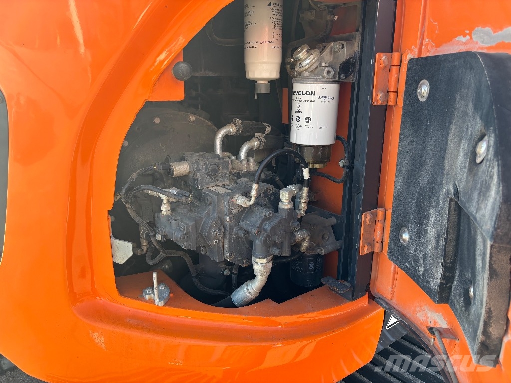 Doosan DX 140 LCR / Pyörittäjä, Rasvari Bandgrävare